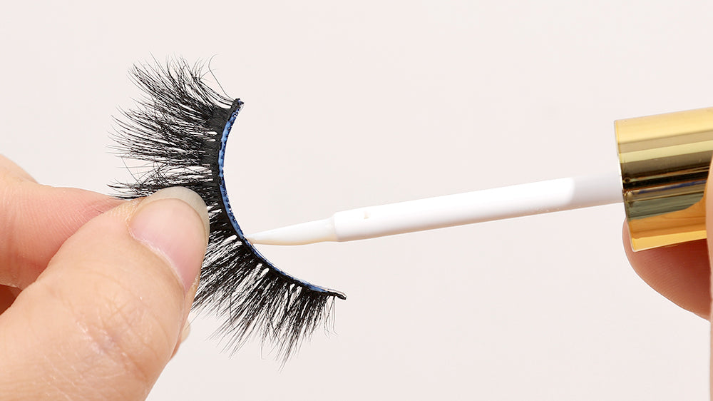Everything You Need to Know About Lash Glue